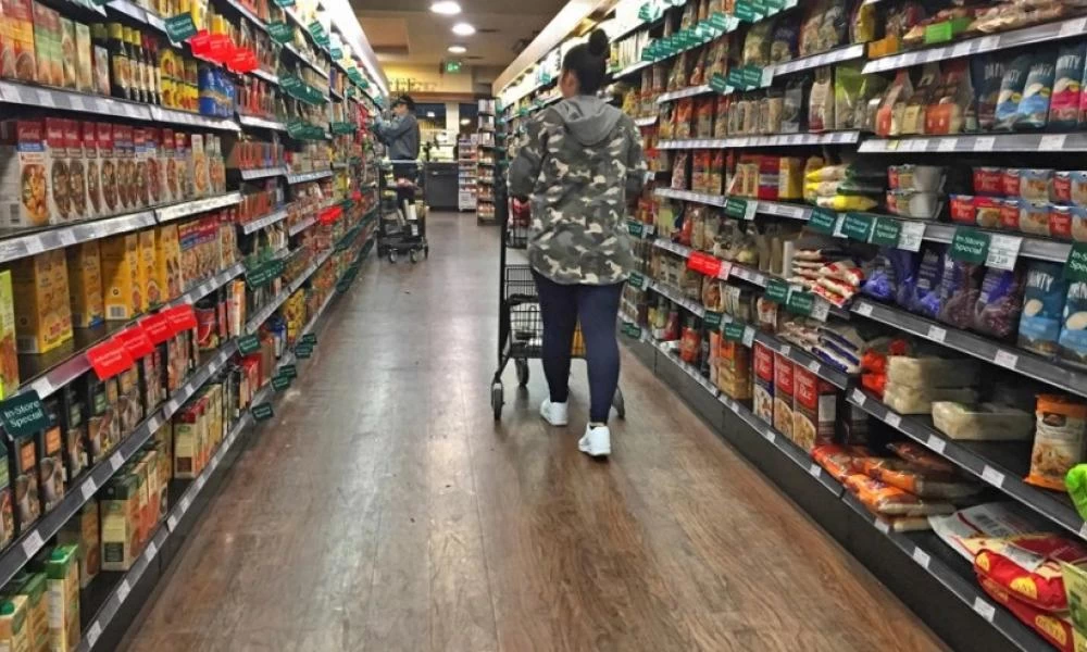 Αλλάζει σήμερα το ωράριο των σούπερ μάρκετ και των εμπορικών κέντρων